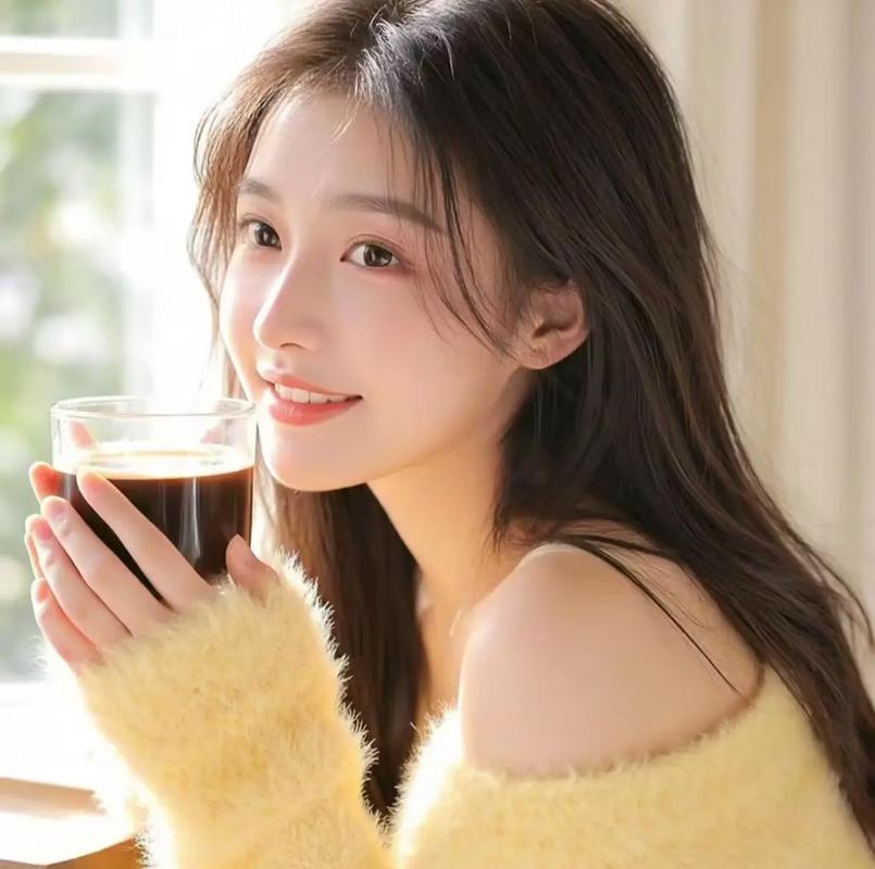 经历家暴后离婚，50岁脱口秀新人“房主任”出道